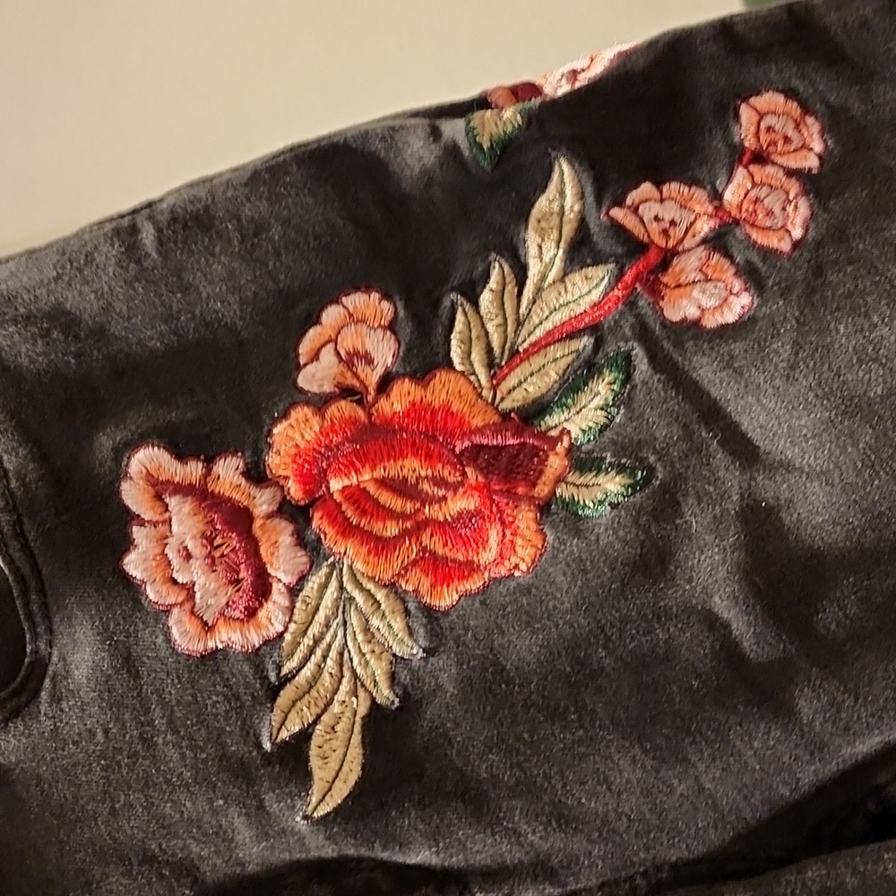 289 NANETTE LEPORE Embroidered Black Denim Broadway Crop Jeans sz 6 Women's - Picture 4 of 7
